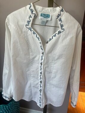 Vintage Southwest canyon White Embroidered Button-Down Shirt